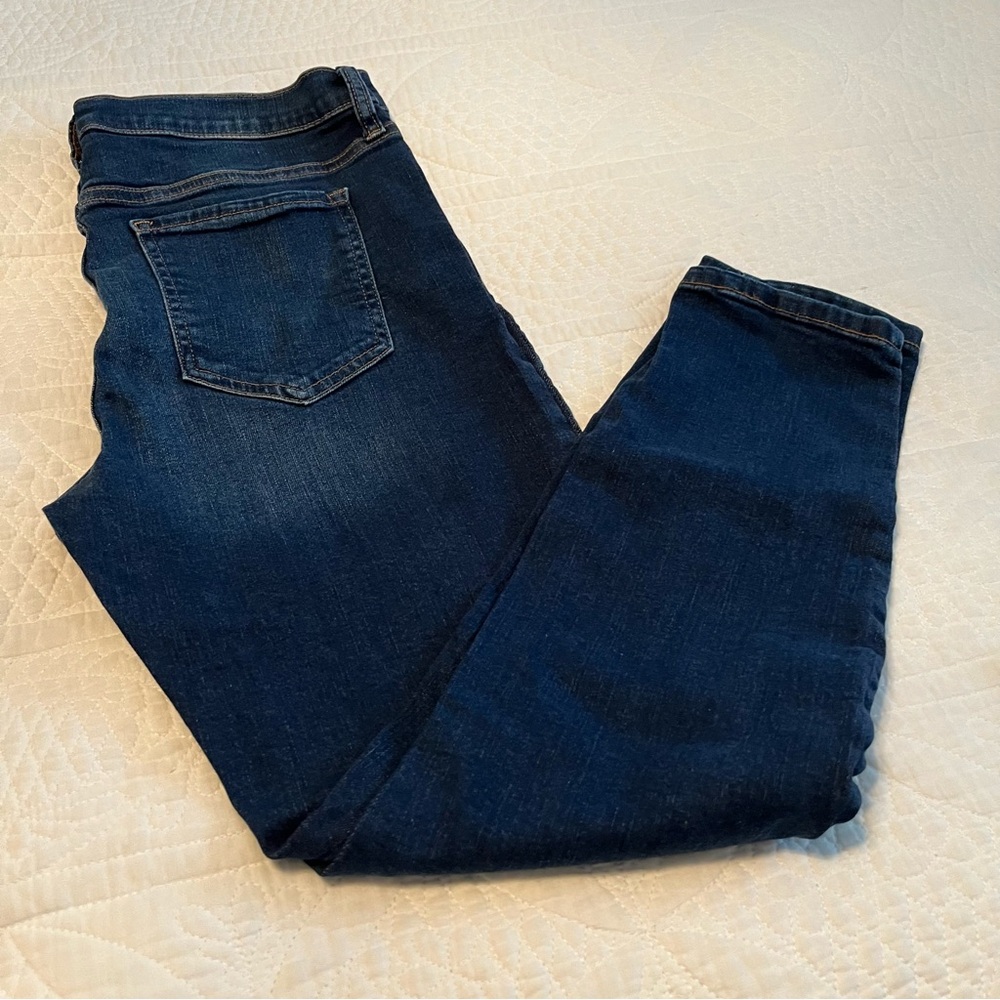 BANANA REPUBLIC FACTORY Mid-Rise Skinny Jean
12/31 | Dark Wash - Picture 4 of 9